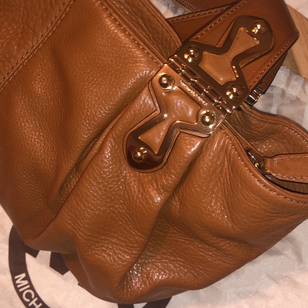 MK tan handbag - Picture 4 of 15